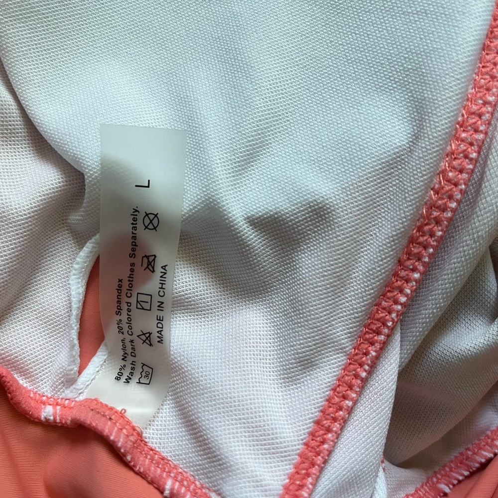 🏖NWOT SHEIN SWIMSUIT RUFFLE TOP - Picture 4 of 4